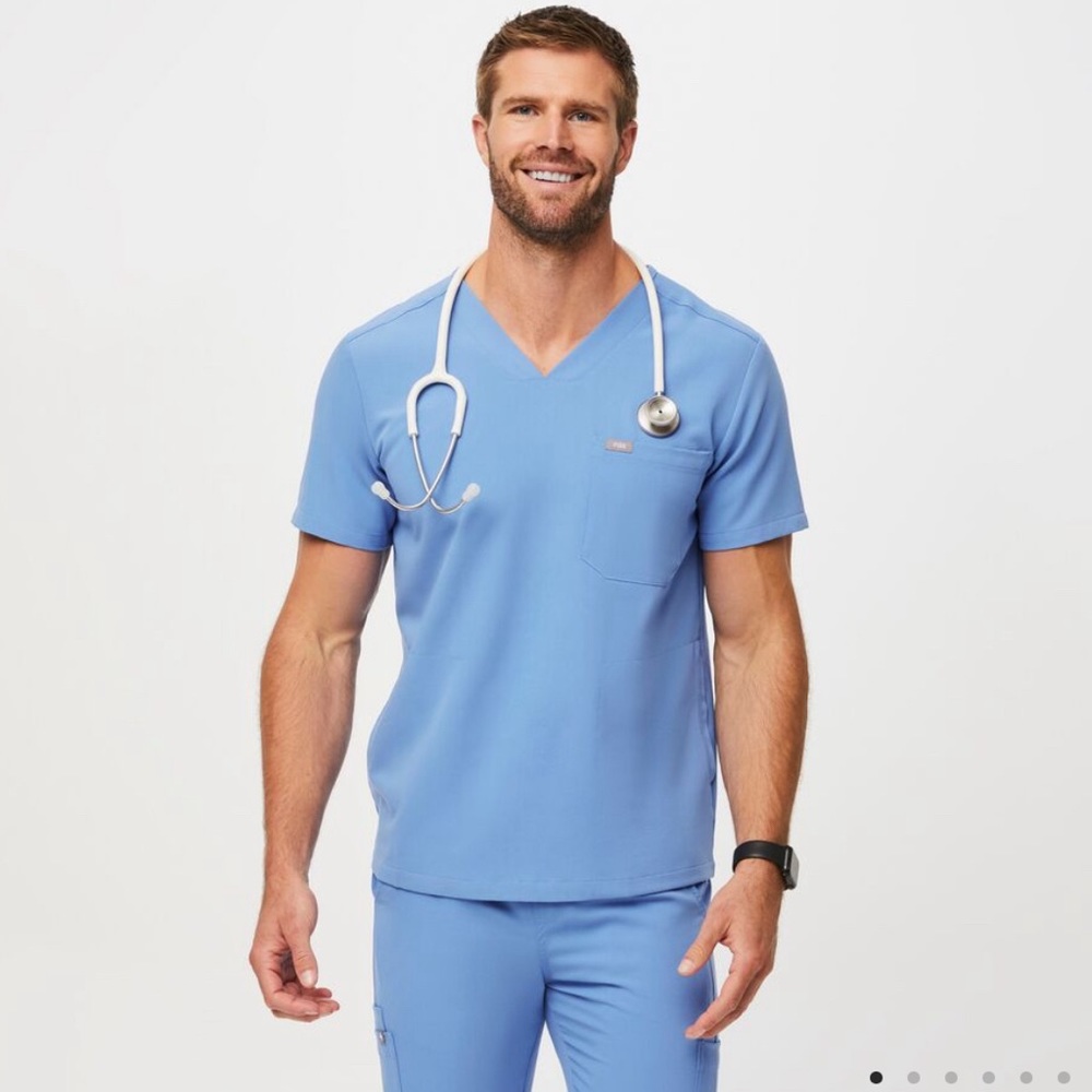 FIGS MEN’S 3 Pair of SCRUBS - 3 pairs: 3 tops 3 bottoms. Size medium